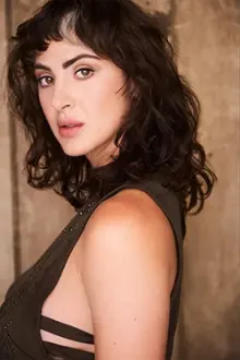 Isabela Valotti como: Lucy