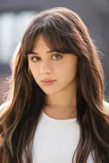 Isabella Pappas como: Charlotte