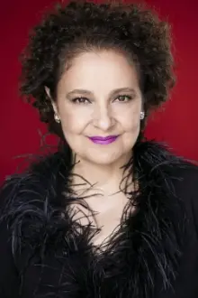 Shari Vasseghi como: Aunt Idha