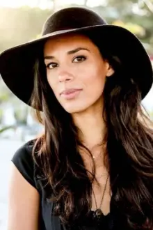 Amanda Sudano Ramirez como: 