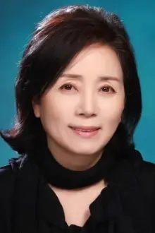 Kim Min-kyung como: Ji Seon-mo