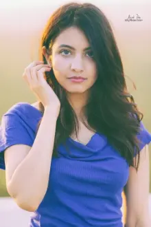 Anandita Pagnis como: Roshni Mathur