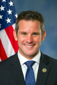 Adam Kinzinger como: 