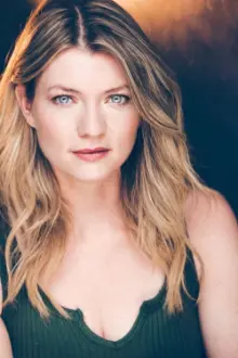 Elizabeth Leiner como: Olivia / Noah's wife