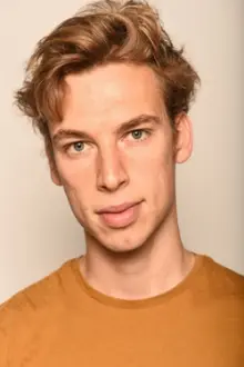 Elias Vandenbroucke como: Kenneth