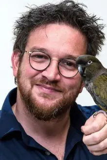 Professor Ben Garrod como: Self - Narrator