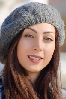Sanaz Zarrinmehr como: Sheida Shekarchi