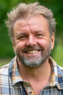 Martin Roberts como: 