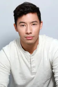 Darren Keilan como: Ranger Lucas