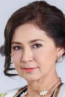 Tong Savitree Samipak como: Grandma Mian