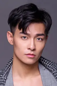 Hu Sheng como: Mo Jing Qian