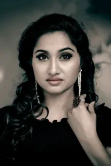 Niya Sankranthil como: Kamala