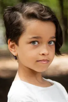 Ridley Asha Bateman como: Vee