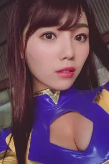 Narumi Okawa como: Leona