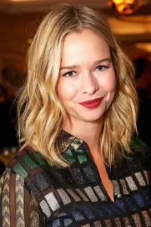 Marissa Hermer como: 