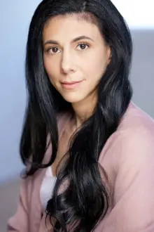 Yasmin Kamci como: Ellen