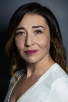 Yasemin Baştan como: Özlem Öztürk