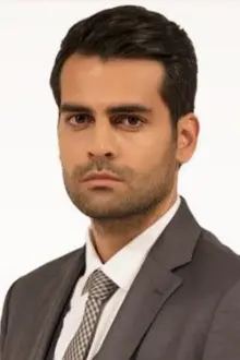 Erkan Meriç como: Umut