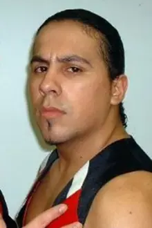 Julio Ramirez como: Joel Maximo