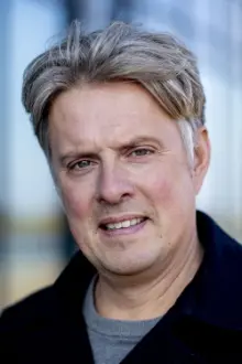 Henrik Kruusval como: Host