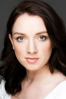 Fionnuala Flaherty como: Caitlin