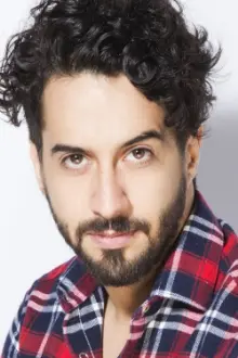 Daniel Tovar como: Paruro