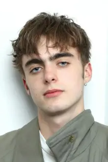 Lennon Gallagher como: Ele mesmo