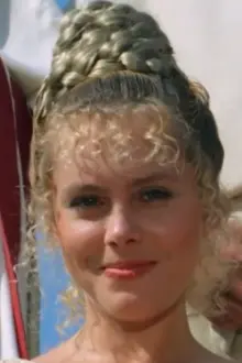 Suzanna Smith como: Rosie Talbot