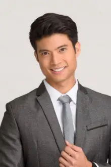 Mikael Daez como: Carlos Miguel Altamonte