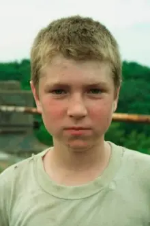 Ryan Jones como: Tommy