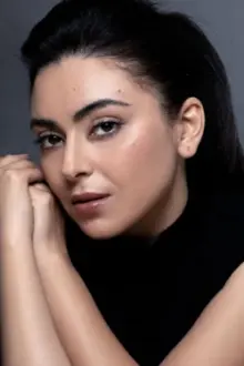 Noha Abdin como: مديحة