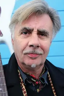 Glen Matlock como: Himself - Bass Guitar, Backing Vocals