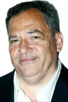 Josh Mankiewicz como: Correspondent