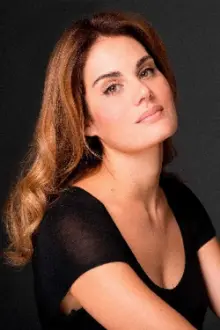 Laura Artolachipi como: Lola