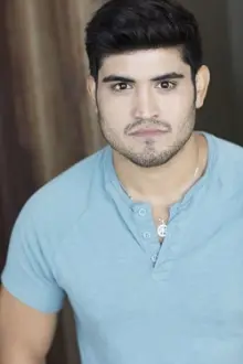 Danny Martinez como: Gilbert