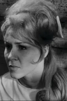 Sheila Britt como: June Rutland