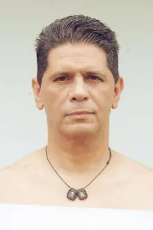 Carlos Cruz como: Santiago Pacheco