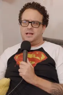 Joe DeRosa como: Oscar Hollis