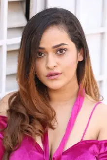 Prajakta Dusane como: Shalini