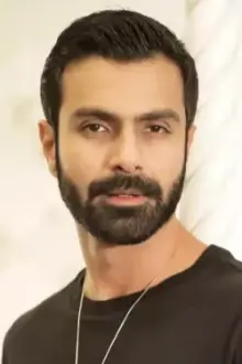 Ashmit Patel como: Amar Khanna