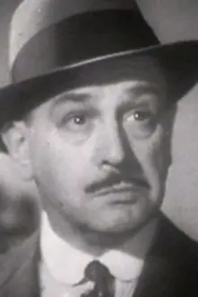 Gordon McLeod como: Inspector Wilson