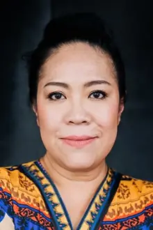 Janya Thanasawaangkoun como: Bom