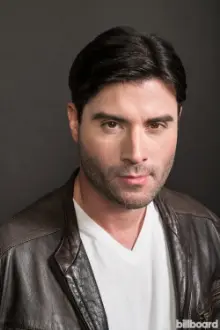 Jonathan Montenegro como: David