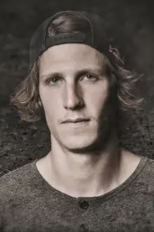 Brandon Semenuk como: Rider