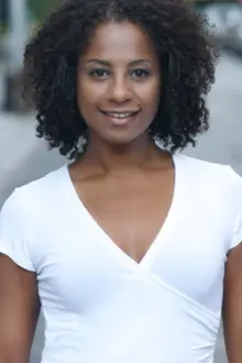 Nicole Lewis como: Betty