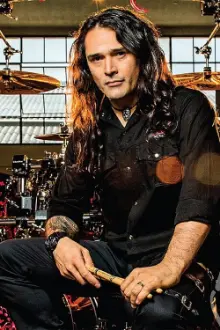 Aquiles Priester como: Drums