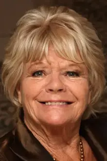 Judith Chalmers como: 