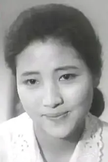 Hyeon-Sook Kim como: Eun-sil, Yong-cheol's wife