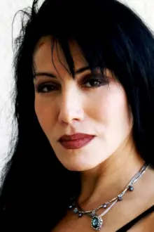 Alejandra Walker como: Carmen