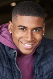 Michael Cooper Jr. como: Carl